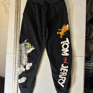 Warner Bros. Tom and Jerry Graphics Fleece Jogger Sweatpants Black Medium